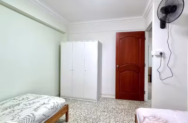 单间出租 • 后港 • 21 Hougang Avenue 3 • S$900 • 4房(3臥室) • 普通房