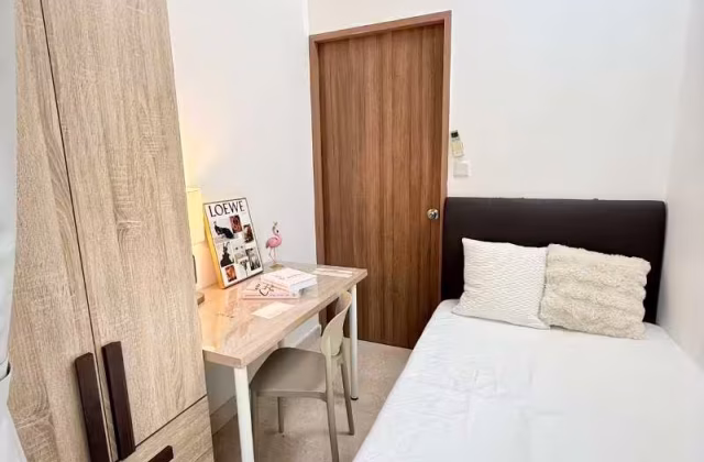 单间出租 • 马林百列 •  Oleander Towers • S$1400 • 住宅公寓 • 普通房
