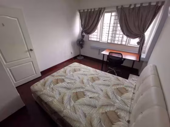 单间出租 • 马林百列 •  Braddell View • S$1200 • 住宅公寓 • 普通房 照片