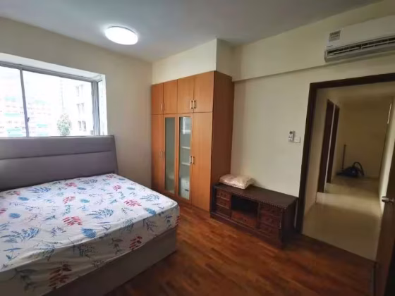 单间出租 • 纽顿 •  Calarasi • S$1850 • 住宅公寓 • 普通房 照片