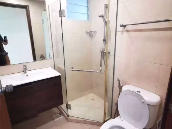 单间出租 • 纽顿 •  Calarasi • S$750 • 住宅公寓 • 普通房 照片