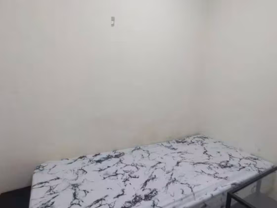 单间出租 • 纽顿 •  Calarasi • S$750 • 住宅公寓 • 普通房 照片