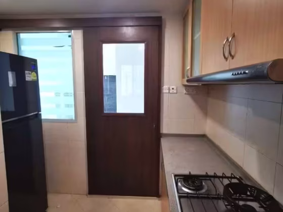 单间出租 • 纽顿 •  Calarasi • S$750 • 住宅公寓 • 普通房 照片