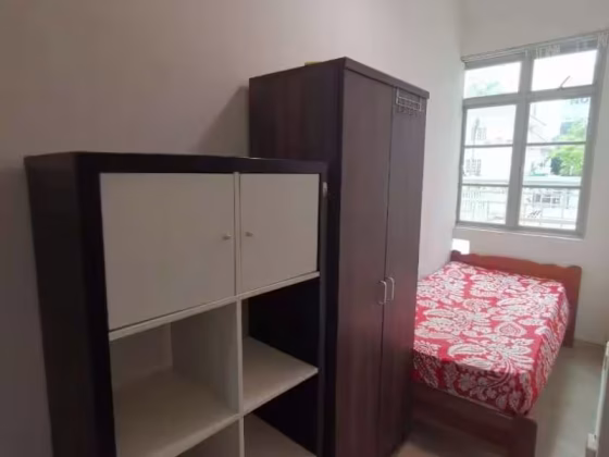 单间出租 • 兀兰 •  Pinetree Condo • S$1050 • 共管公寓 • 普通房 照片