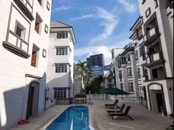 单间出租 • 兀兰 •  Pinetree Condo • S$1050 • 共管公寓 • 普通房 照片