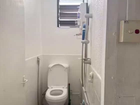 单间出租 • 金文泰 •  Outram Road • S$1200 • 住宅公寓 • 普通房 照片