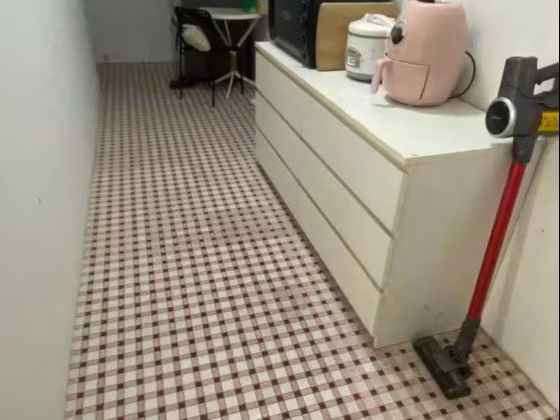 单间出租 • 金文泰 •  Outram Road • S$1200 • 住宅公寓 • 普通房 照片