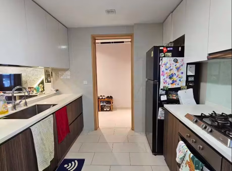 单间出租 • 碧山 •  La Fiesta • S$1100 • 住宅公寓 • 普通房 照片