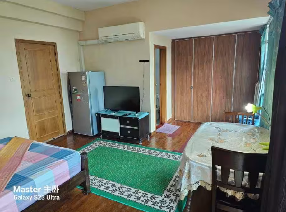 单间出租 • 新加坡河 •  Gerald Residences • S$1200 • 联排排屋 • 主人房 照片