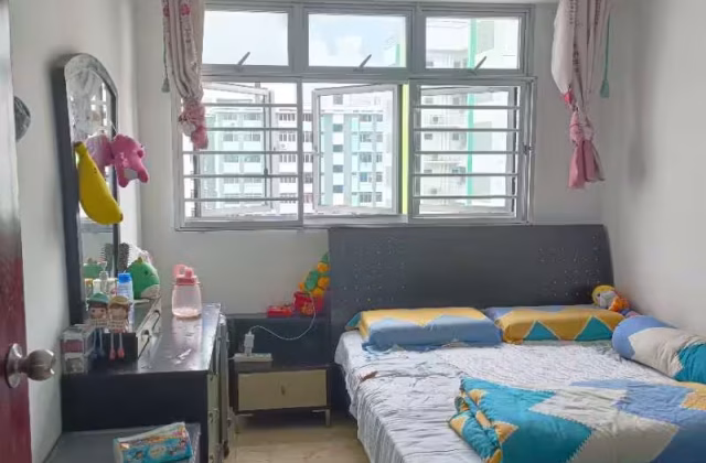 单间出租 • 林厝港 • 165B Yung Kuang Road • S$1200 • 3房(2臥室) • 普通房