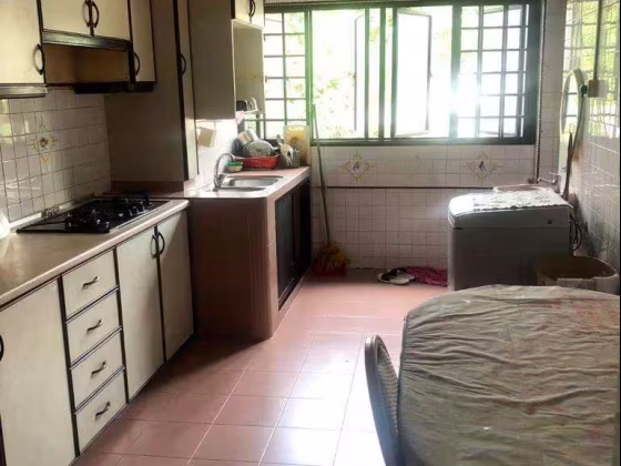 单间出租 • 巴耶利峇 • 211 Jurong East Street 21 • S$450 • 4房(3臥室) • 普通房 照片