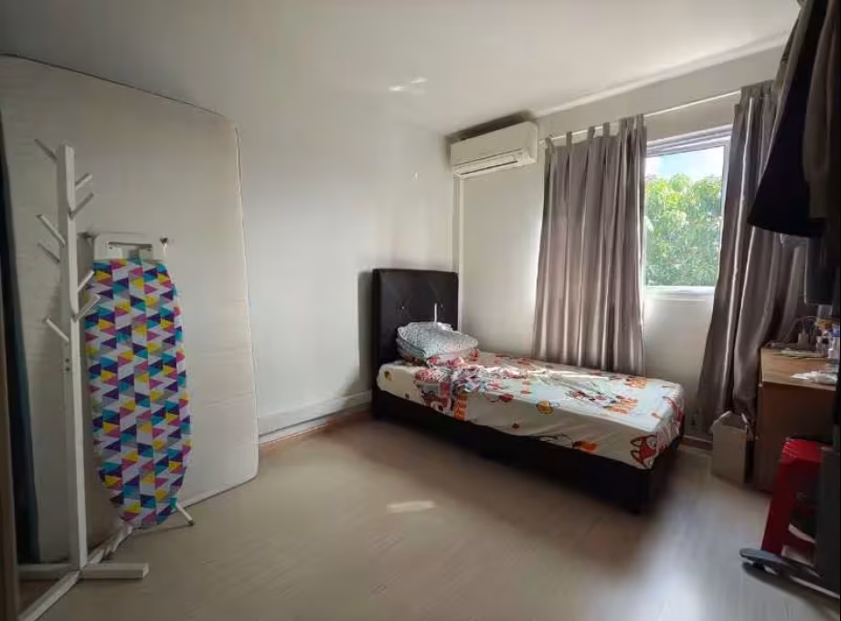 单间出租 • 三巴旺 • 149 Woodlands Street 13 • S$600 • 4房(3臥室) • 床位出租 照片