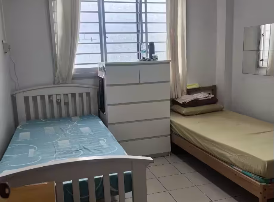 单间出租 • 梧槽 • 879 Yishun Street 81 • S$500 • 3房(2臥室) • 床位出租 照片