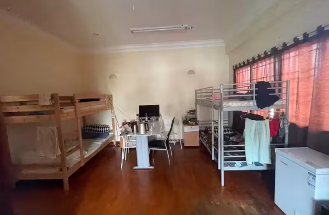 单间出租 • 勿洛 • TEO KIM ENG ROAD (416394) • S$2000 • 独栋别墅 • 主人房