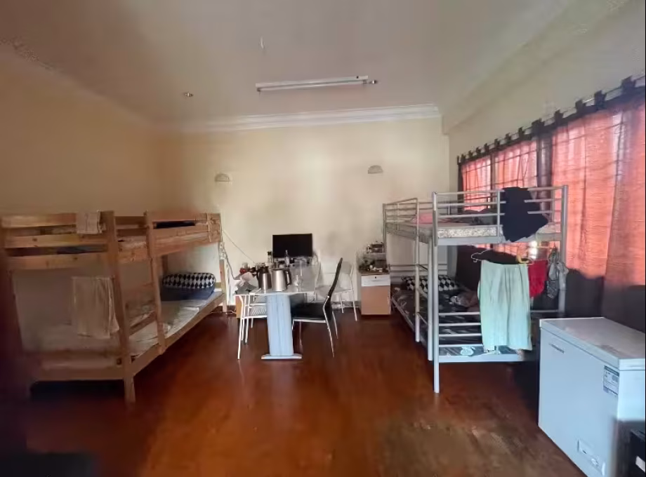 单间出租 • 勿洛 • TEO KIM ENG ROAD (416394) • S$2000 • 独栋别墅 • 主人房 照片