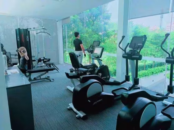 单间出租 • 林厝港 •  The Lakefront Residences • S$1600 • 共管公寓 • 佣人房 照片