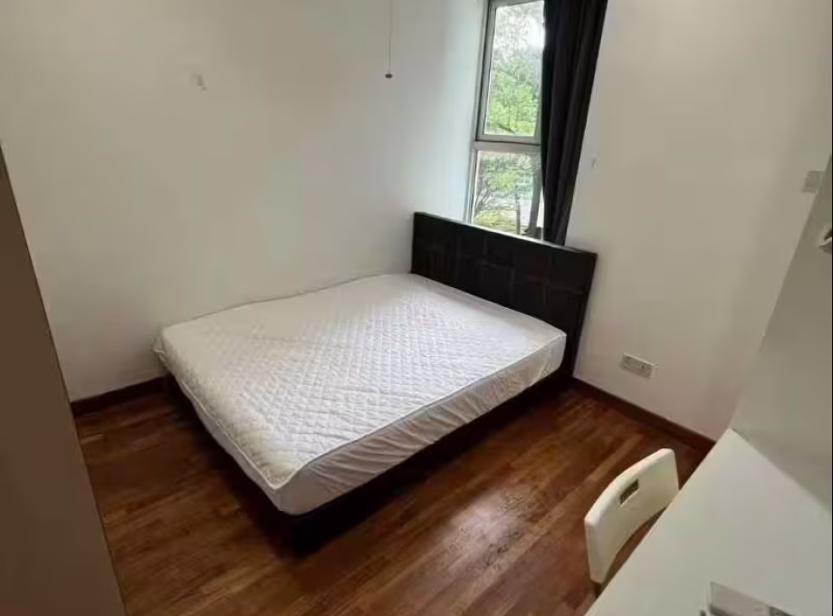 单间出租 • 武吉班让 •  Monterey Park Condominium • S$1800 • 住宅公寓 • 主人房 照片