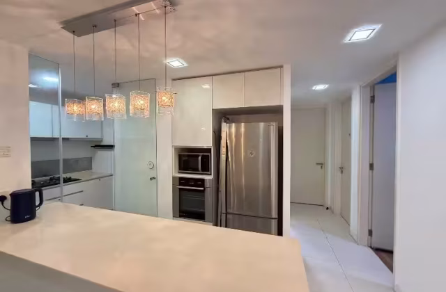 单间出租 • 林厝港 •  The Centris • S$1100 • 住宅公寓 • 普通房