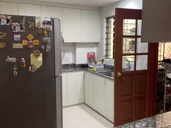 单间出租 • 勿洛 •  Aspen Heights • S$2300 • 住宅公寓 • 主人房 照片