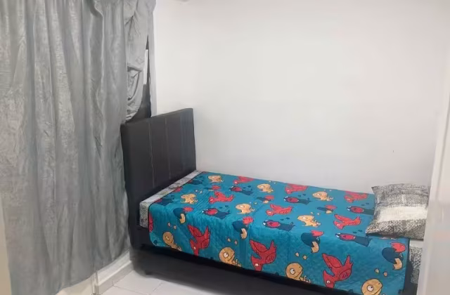 单间出租 • 登加 •  Kim Sia Court • S$1200 • 住宅公寓 • 佣人房