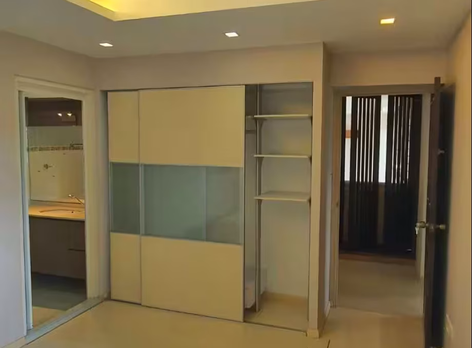 整套出租 • 武吉班让 • 458 Clementi Avenue 3 • S$4200 • 3房(2臥室) • 1184ft² / 109m² 照片
