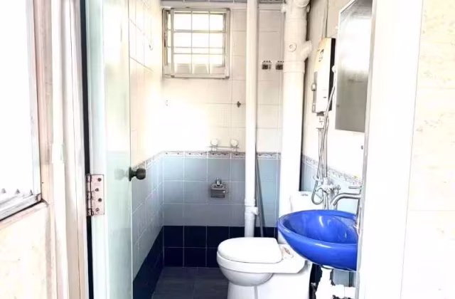 整套出租 • 武吉巴督 • 323 Bukit Batok Street 33 • S$3000 • 3房(2臥室) • 