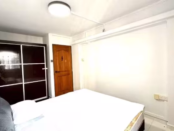 整套出租 • 武吉巴督 • 323 Bukit Batok Street 33 • S$3000 • 3房(2臥室) •  照片