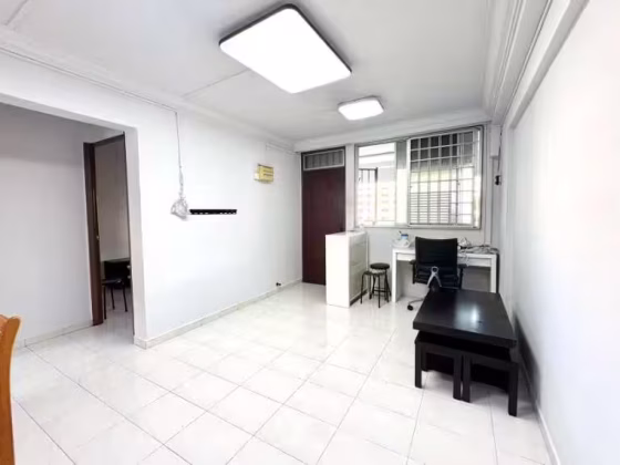 整套出租 • 武吉巴督 • 323 Bukit Batok Street 33 • S$3000 • 3房(2臥室) •  照片
