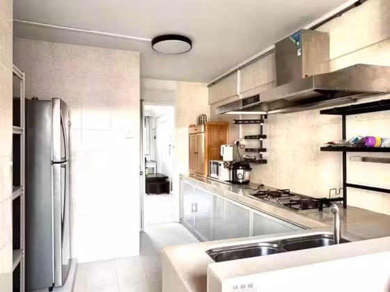 整套出租 • 武吉巴督 • 323 Bukit Batok Street 33 • S$3000 • 3房(2臥室) •  照片