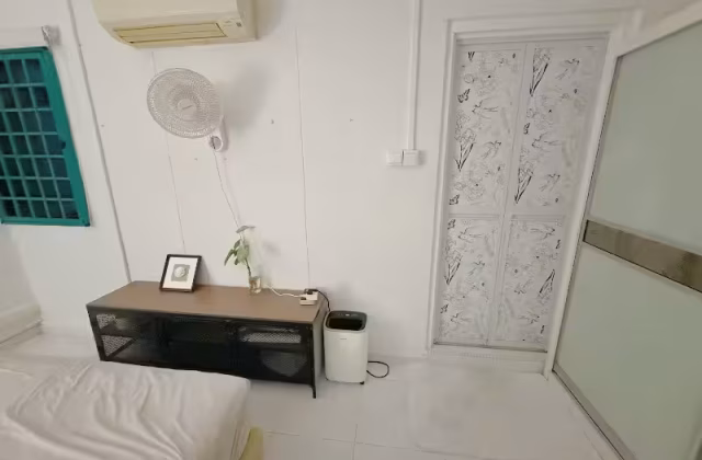 单间出租 • 后港 • 406 Sembawang Drive • S$1300 • 3房(2臥室) • 主人房