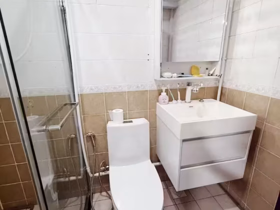 单间出租 • 后港 • 406 Sembawang Drive • S$1300 • 3房(2臥室) • 主人房 照片