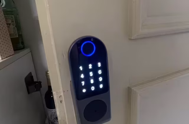 单间出租 • 后港 • 406 Sembawang Drive • S$700 • 3房(2臥室) • 普通房