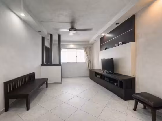 房屋出售 • 三巴旺 • 310 Woodlands Street 31 • S$460000 • 3房(2臥室) • 786ft² / 73m² 照片