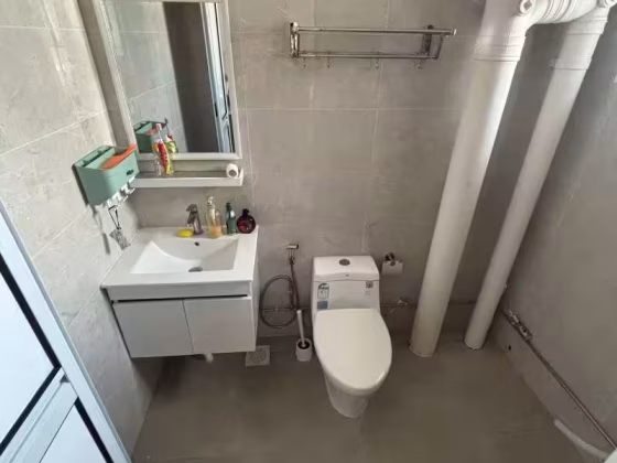 单间出租 • 林厝港 • 668A Jurong West Street 64 • S$1200 • 4房(3臥室) • 普通房 照片