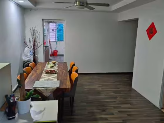 单间出租 • 林厝港 • 748 Jurong West Street 73 • S$1000 • 5房(4臥室) • 佣人房 照片