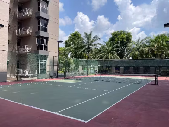单间出租 • 新加坡河 •  The Florida • S$600 • 共管公寓 • 床位出租 照片