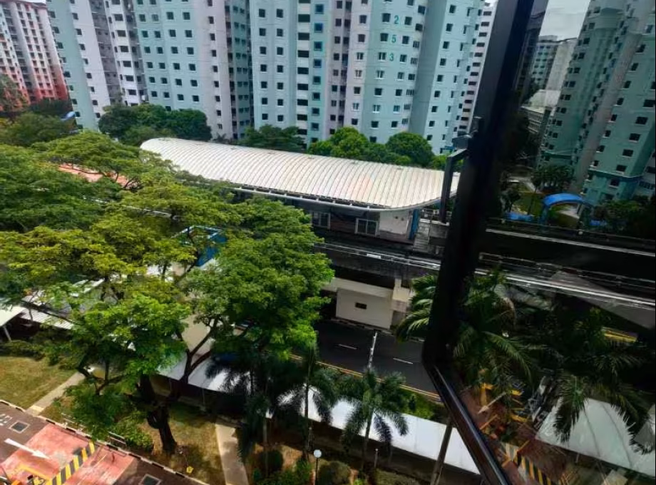 单间出租 • 碧山 • 297A Compassvale Street • S$1250 • 3房(2臥室) • 主人房 照片