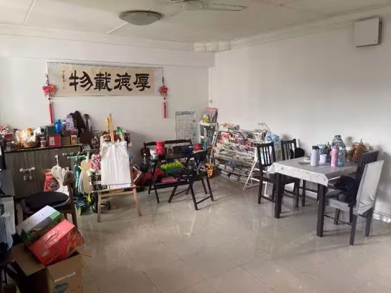 单间出租 • 碧山 • 124A Rivervale Drive • S$390 • 4房(3臥室) • 短租房 照片