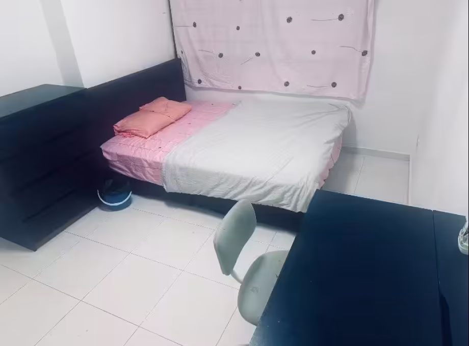 单间出租 • 林厝港 • 660 Jurong West Street 64 • S$1600 • 3房(2臥室) • 主人房 照片