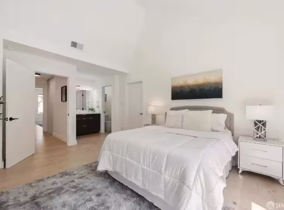整套出租 • 武吉班让 • 105 Clementi Street 12 • S$5000 • 3房(2臥室) • 1100ft² / 102m² 照片