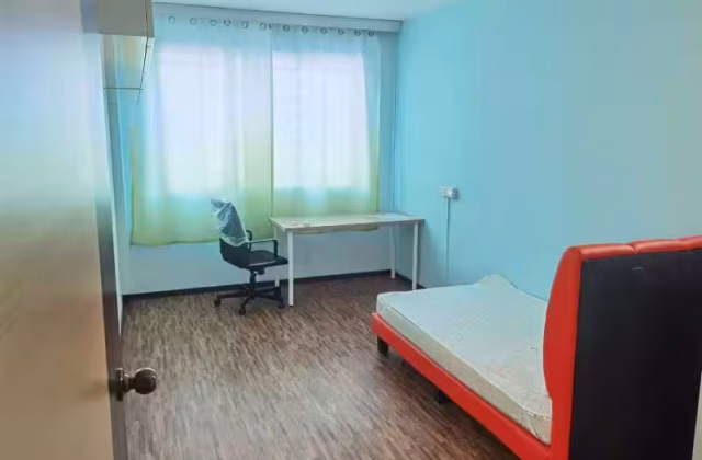 单间出租 • 林厝港 • 748 Jurong West Street 73 • S$900 • 5房(4臥室) • 普通房