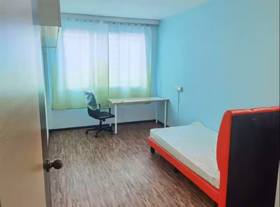 单间出租 • 林厝港 • 748 Jurong West Street 73 • S$900 • 5房(4臥室) • 普通房 照片