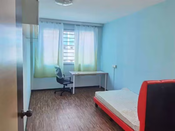 单间出租 • 林厝港 • 748 Jurong West Street 73 • S$900 • 5房(4臥室) • 普通房 照片