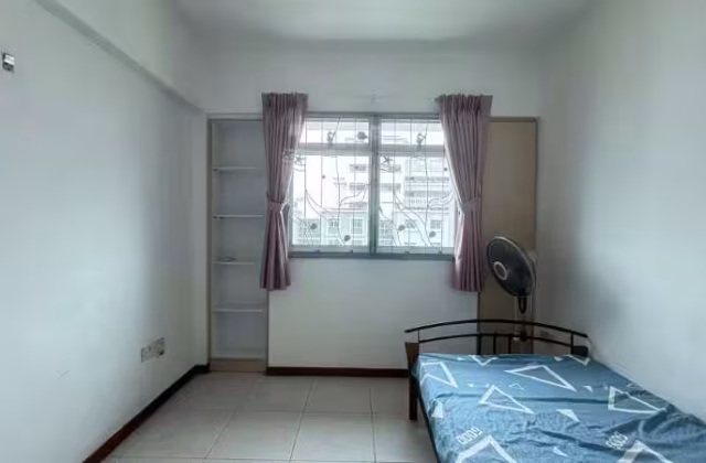 单间出租 • 樟宜 • 175B Punggol Field • S$800 • 3房(2臥室) • 普通房