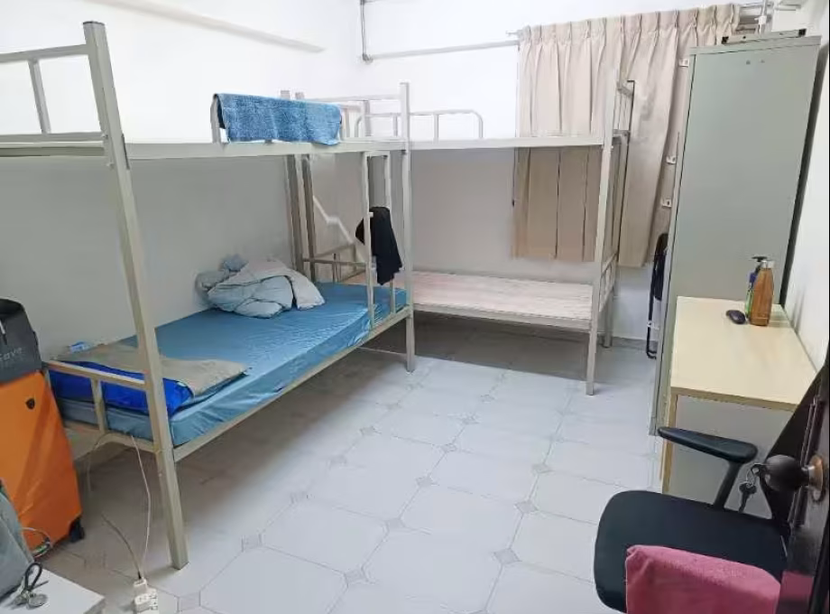 单间出租 • 巴耶利峇 • 283 Toh Guan Road • S$500 • 3房(2臥室) • 床位出租 照片