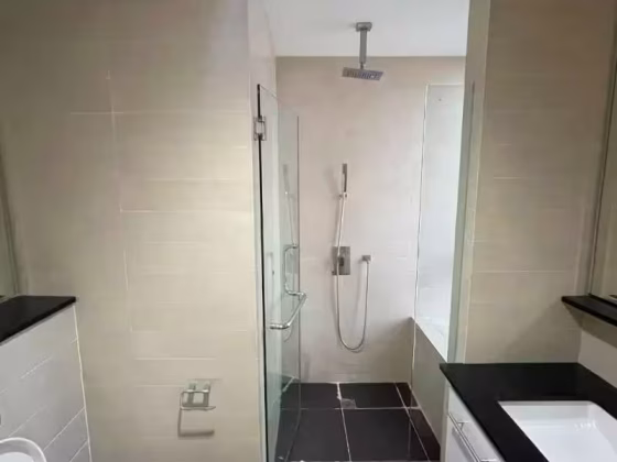 单间出租 • 欧南 •  The Sunflower • S$2000 • 住宅公寓 • 主人房 照片