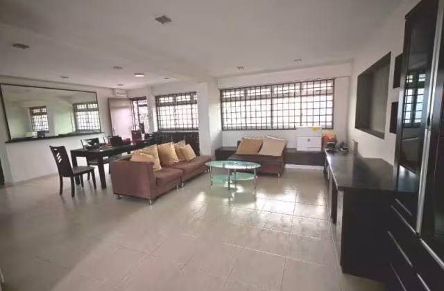 房屋出售 • 芽笼 • 252 Choa Chu Kang Avenue 2 • S$550000 • 3房(2臥室) • 1140ft² / 105m²