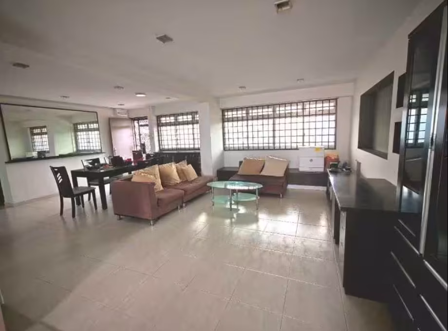 房屋出售 • 芽笼 • 252 Choa Chu Kang Avenue 2 • S$550000 • 3房(2臥室) • 1140ft² / 105m² 照片