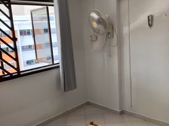 单间出租 • 新加坡河 • 677 Hougang Avenue 8 • S$900 • 5房(4臥室) • 普通房 照片
