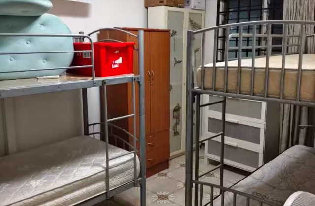 单间出租 • 巴耶利峇 • 249 Jurong East Street 24 • S$400 • 3房(2臥室) • 床位出租